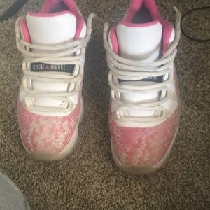 jordan 11 low pink snakeskin